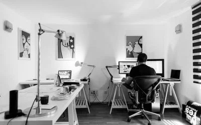 Designing my Website: Should I Do It Myself or Leave it to the Experts?